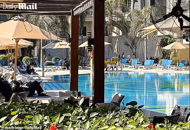  מלון רנסנס קהיר מיראז' חמישה כוכבים יוקרתי במצריים בו שוהים מחבלי חמאס ששוחררו בעסקה עם ישראל