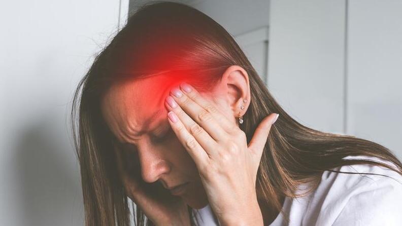 It completely disrupts life. Cluster headache (Photo: Shutterstock) כאב ראש מקבצי