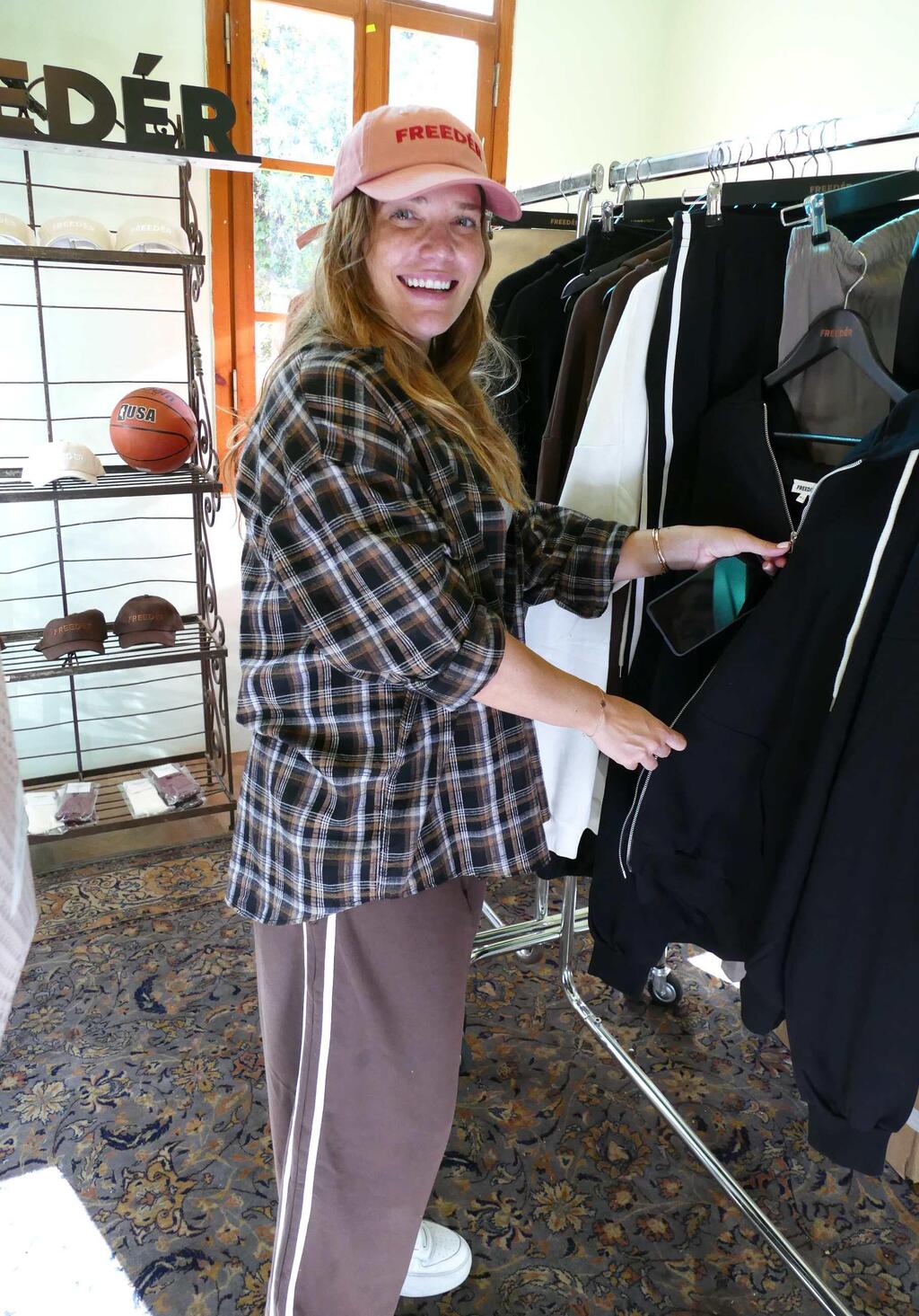 מה שתביאי לנו, אנחנו נלבש. פרידר (צילום: אמיר מאירי)  פפראצי פופ אפ דנה פרידר