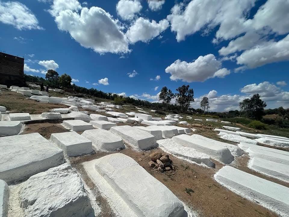 And after (Photo: Lea Ben Shitrit) בית הקברות לאחר השיפוץ