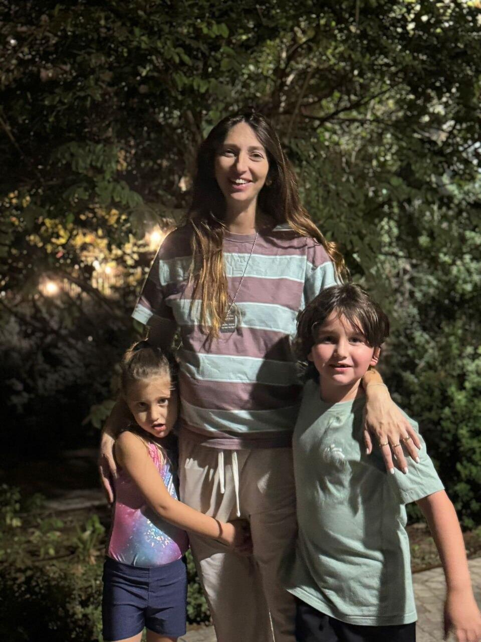 דניאל לוין ושני ילדיה רפאל ואליה