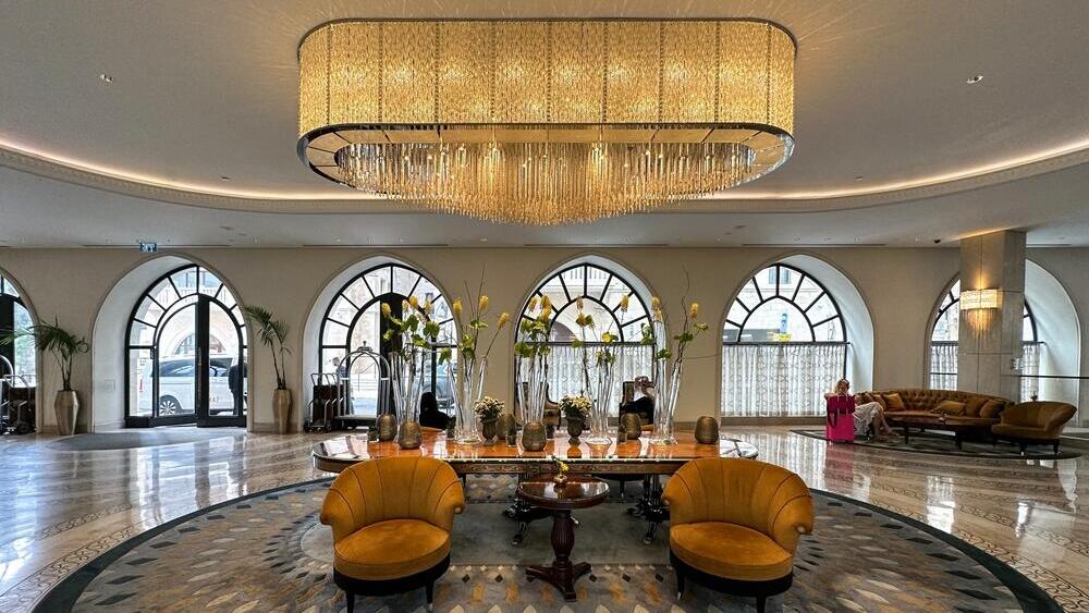 The lobby of Waldorf Astoria Jerusalem (Photo: Opachevsky Irina/ Shutterstock) הלובי של וולדורף אסטוריה
