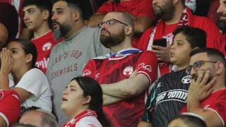 איתן הורן ביציע במשחק של הפועל באר-שבע נגד בני ריינה