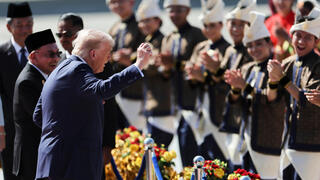 דונלד טראמפ מגיע לביקור ב מלזיה