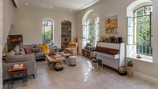 פרויקט מוסררה אהובתי, משפחת שור, בתים מבפנים ירושלים