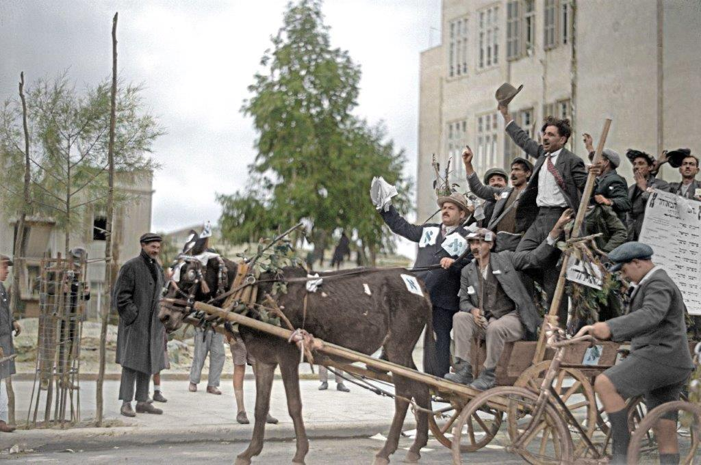 Photo: KKL-JNF חיילים שחזרו משבי הגרמנים, 1944