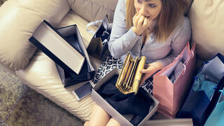 לא יכולים להפסיק? כך נראית התמכרות לשופינג