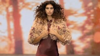 סאן מזרחי בתצוגה של ויוי בלאיש בשבוע האופנה תל אביב, 2025