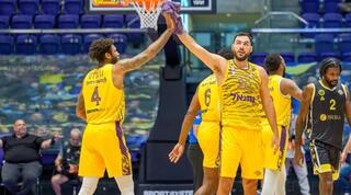 שחקני חולון מרוצים