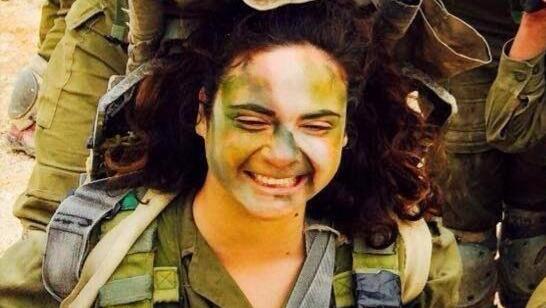 Инбар Хейман во время армейской службы (Фото предоставлено семьей) ענבר היימן ז"ל בשירותה הצבאי