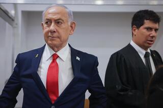נתניהו נכנס לאולם בית המשפט