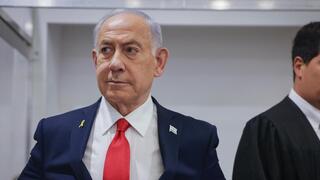 נתניהו נכנס לאולם בית המשפט