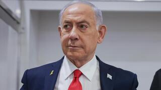 נתניהו נכנס לאולם בית המשפט