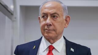 נתניהו נכנס לאולם בית המשפט