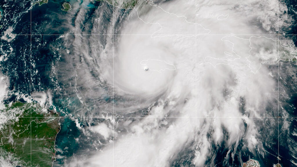 סופת ה הוריקן מליסה הים הקריבי בדרך ל ג'מייקה