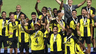 בית"ר ירושלים מניפה את גביע הטוטו לשנת 2025