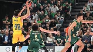 תמיר בלאט זורק