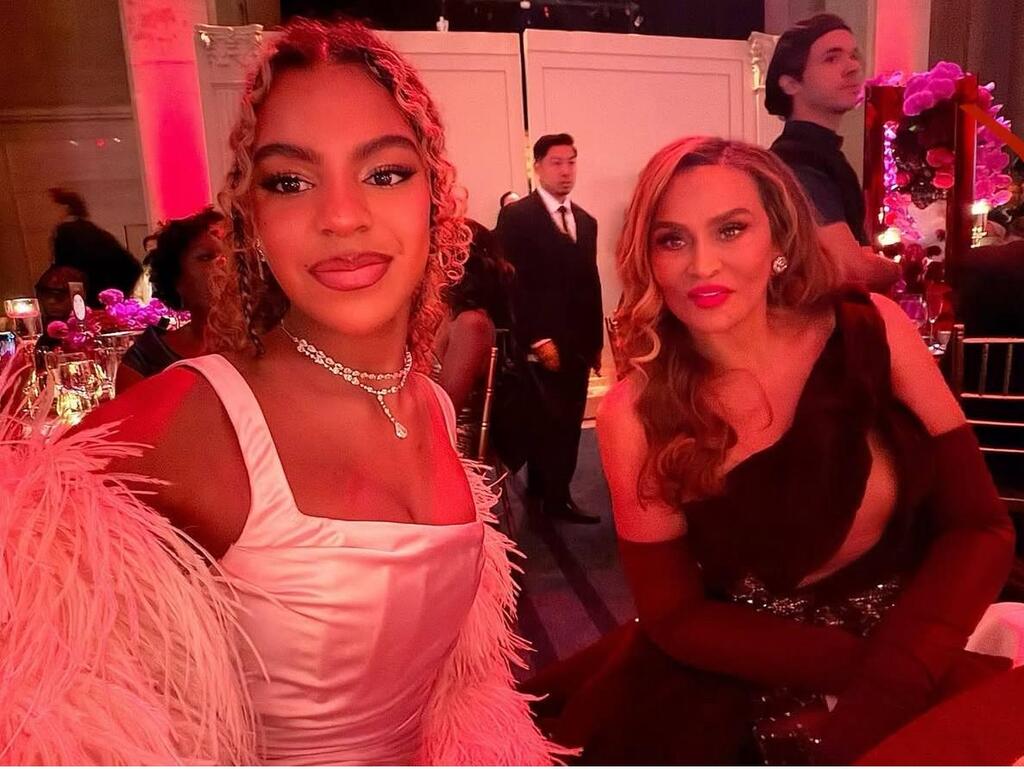 סבתוש (צילום מסך אינסטגרם) בלו אייבי וטינה נואלס