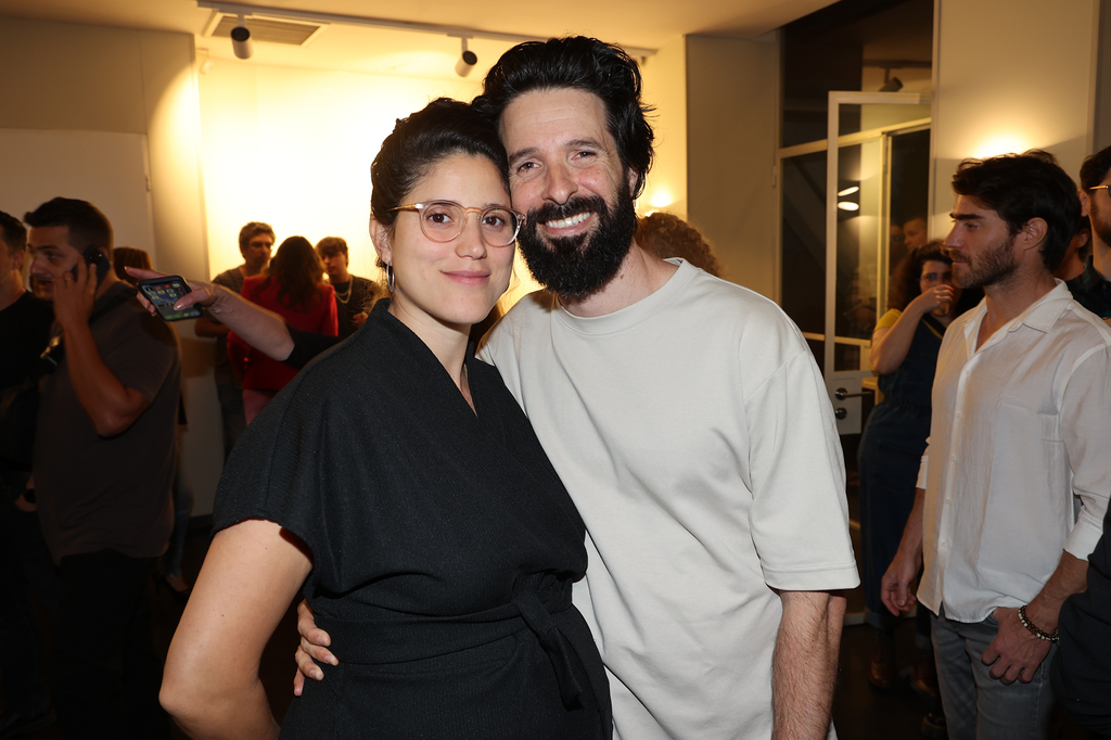 הגיעו לפרגן. ארז דריגס ועדי גורל (צילום: רפי דלויה)  השקת הסדרה מקום שמח