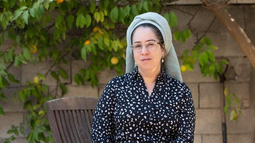 נועה מבורך אברבוך, אשת מילואימניק מובילת ארגון "שותפות לשירות". נלחמת למען השוויון בנטל