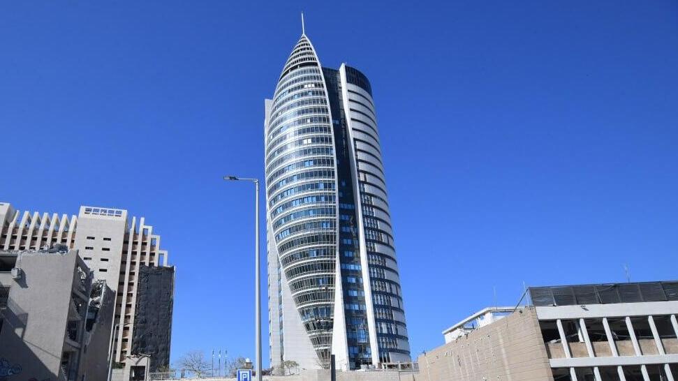 בניין הטיל בחיפה, בו ישבה פרקליטות מחוז חיפה, נפגע מטיל איראני במהלך המלחמה