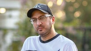 אלעד קויאטק. "אנשים חושבים שמערכות יחסים זה אהלן אהלן, ואז בוכים שהזוגיות שלהם פח"