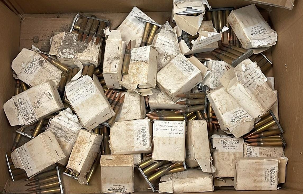 סליק תחמושת כדורים שאותר בשטח פתוח באזור המטעים של מג'דל שמס.