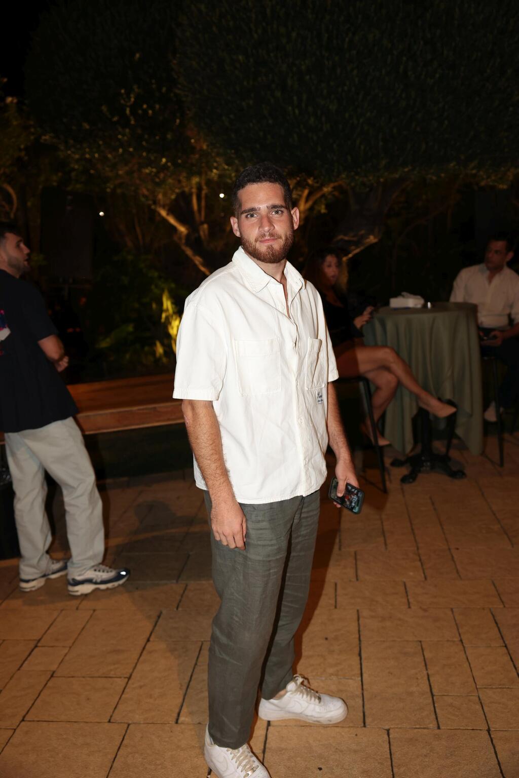 לקח פסק זמן מהחדשות. אדר גיציס (צילום: אור גפן)  חתונה נאור יזדן