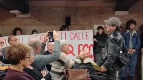 ונציה: פרו פלסטינים פרצו להרצאה של איש שמאל יהודי