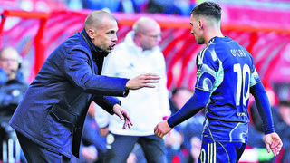 אוסקר גלוך עם ג'וני הייטינחה