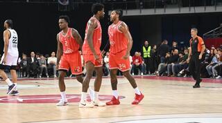 דן אוטורו ואיש וויינרייט חוגגים