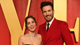 כריס אוונס עם אשתו אלבה בפטיסטה