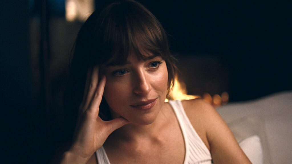 Dakota Johnson; from Splitsville (Photo: Courtesy of Forum Film) מתוך "יחסים פתוחים"