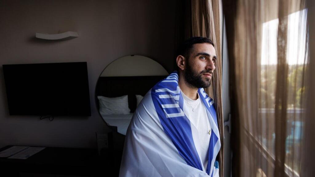 Segev Kalfon (Photo: Ziv Koren) שורד השבי שגב כלפון ששוחר בעסקה משבי החמאס לאחר 738 ימים