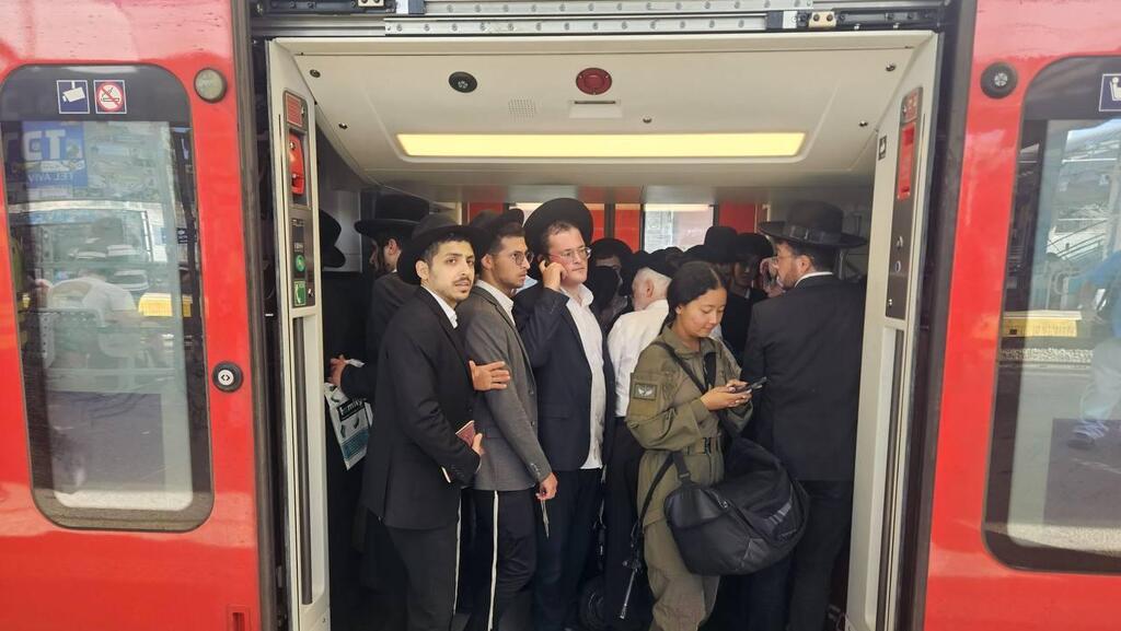 Поезд на Иерусалим (Фото: Эяль Вайцман) תחנת ההגנה ברכבת לירושלים