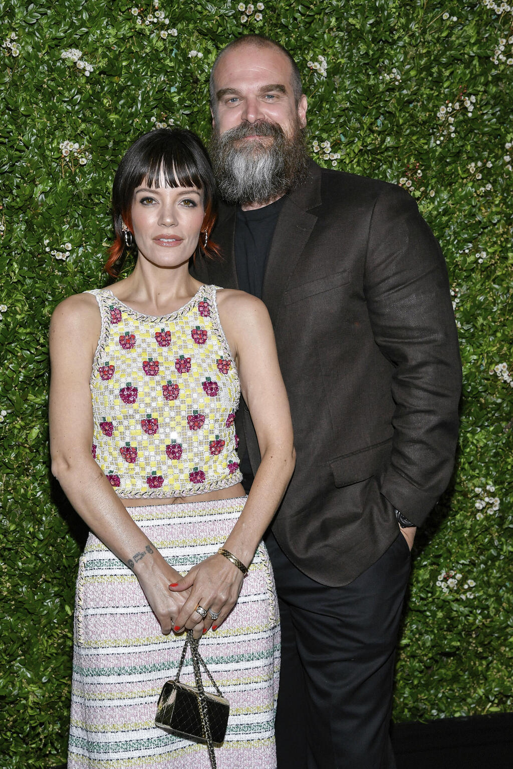 David Harbour and Lily Allen (Photo: AP/ Invision) דייויד הארבור ולילי אלן