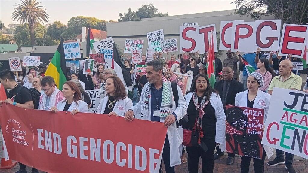 Протесты в ЮАР המפגינים ביוהנסבורג