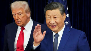 נשיא ארה"ב דונלד טראמפ נפגש עם נשיא סין שי ג'ינפינג בדרום קוריאה