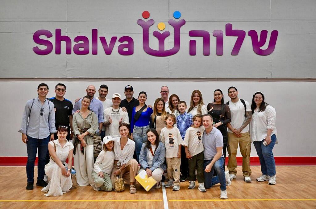 The delegation at the Shalva Center (Photo: Sasha Gusov) משפיעני רשת מקולומביה נחתו להציג את "ישראל האמיתית"