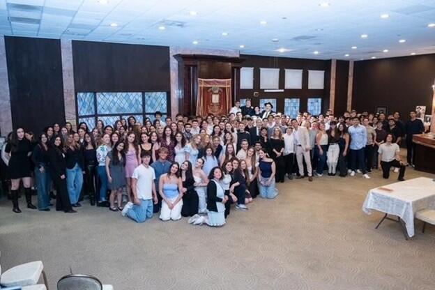 Photo: Linda Kasian UCLA Jewish students