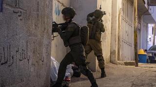 פעילות כוחות צה"ל ושב"כ באזור יהודה ושומרון - מעצר מבוקשים, איתור אמל"ח ומחרטות לייצור נשק