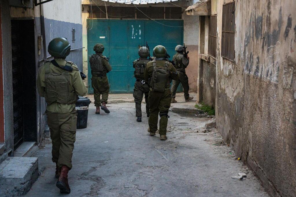 Photo: IDF פעילות כוחות צה"ל ושב"כ באזור יהודה ושומרון - מעצר מבוקשים, איתור אמל"ח ומחרטות לייצור נשק