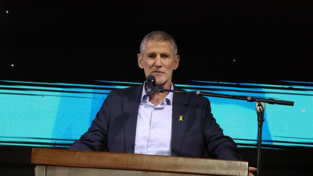 Яир Голан Лапид на митинге памяти Рабина (Фото: Моти Кимхи) יאיר גולן בעצרת ה-30 לרצח יצחק רבין בתל אביב