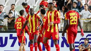 שחקני אשדוד חוגגים