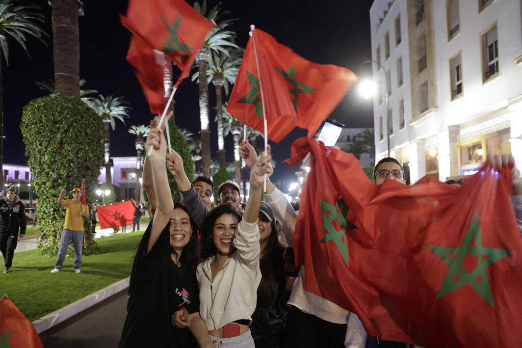 Celebrations in Morocco (Photo: Abdel Majid BZIOUAT / AFP) מרוקו חגיגה חגיגות החלטה ב מועצת הביטחון האו"ם או"ם ריבונות סהרה המערבית