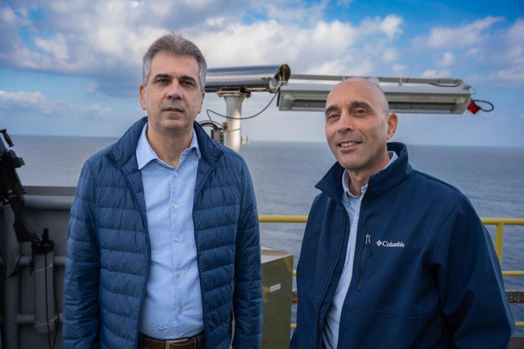 Shaul Tsemach, CEO of Energean Israel; Eli Cohen, Minister of Energy and Infrastructure
(Photo: Asaf Magal ltd.) שאול צמח, מנכ״ל אנרג׳יאן ישראל, אלי כהן, שר האנרגיה והתשתיות