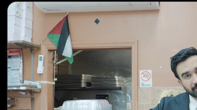 מודעה של המועמד לראשות העיר ניו יורק זוהראן ממדאני עם דגל פלסטין