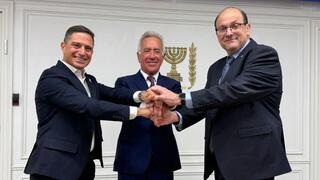 מימין לשמאל: פרופ' שלומי קודש, סילבן אדמס, רוביק דנילוביץ'