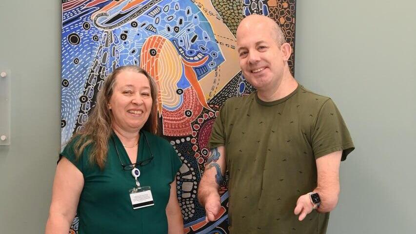 יואב רוקח פן עבר ניתוח השתלת קוצבים עצביים שמסייעים בהפחתת כאב כרוני על ידי ד"ר רות גור במרכז הרפואי שיבא