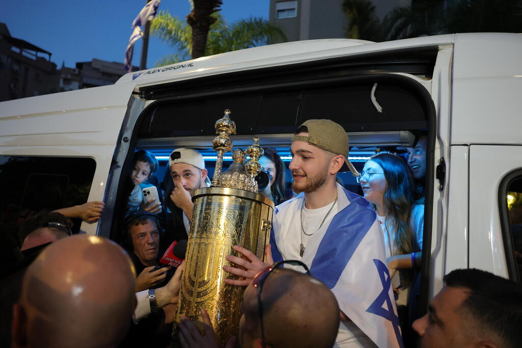 בר קופרשטיין חוזר הבייתה